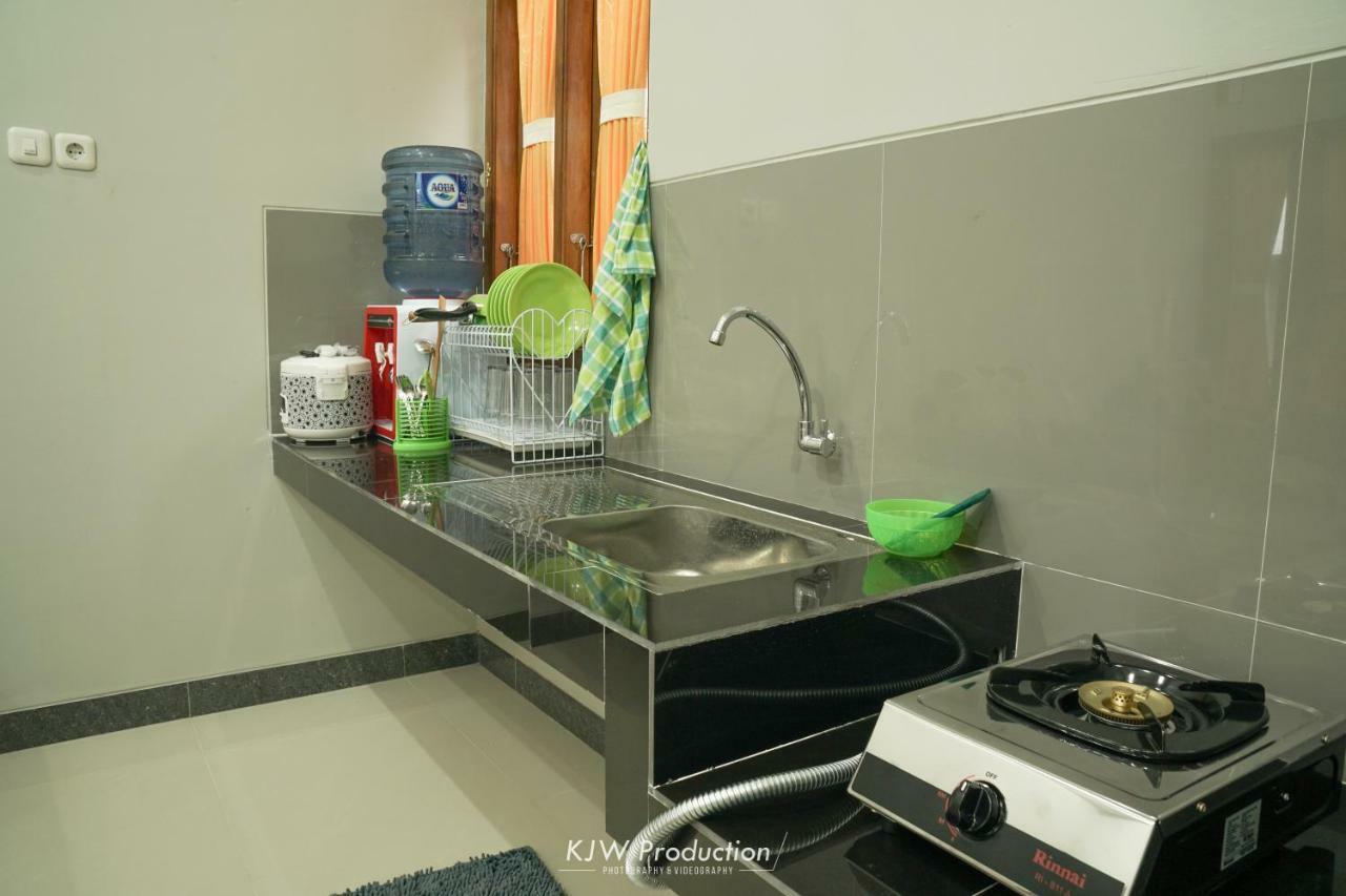 M Stay Guest House Jogja Джокякарта Екстериор снимка