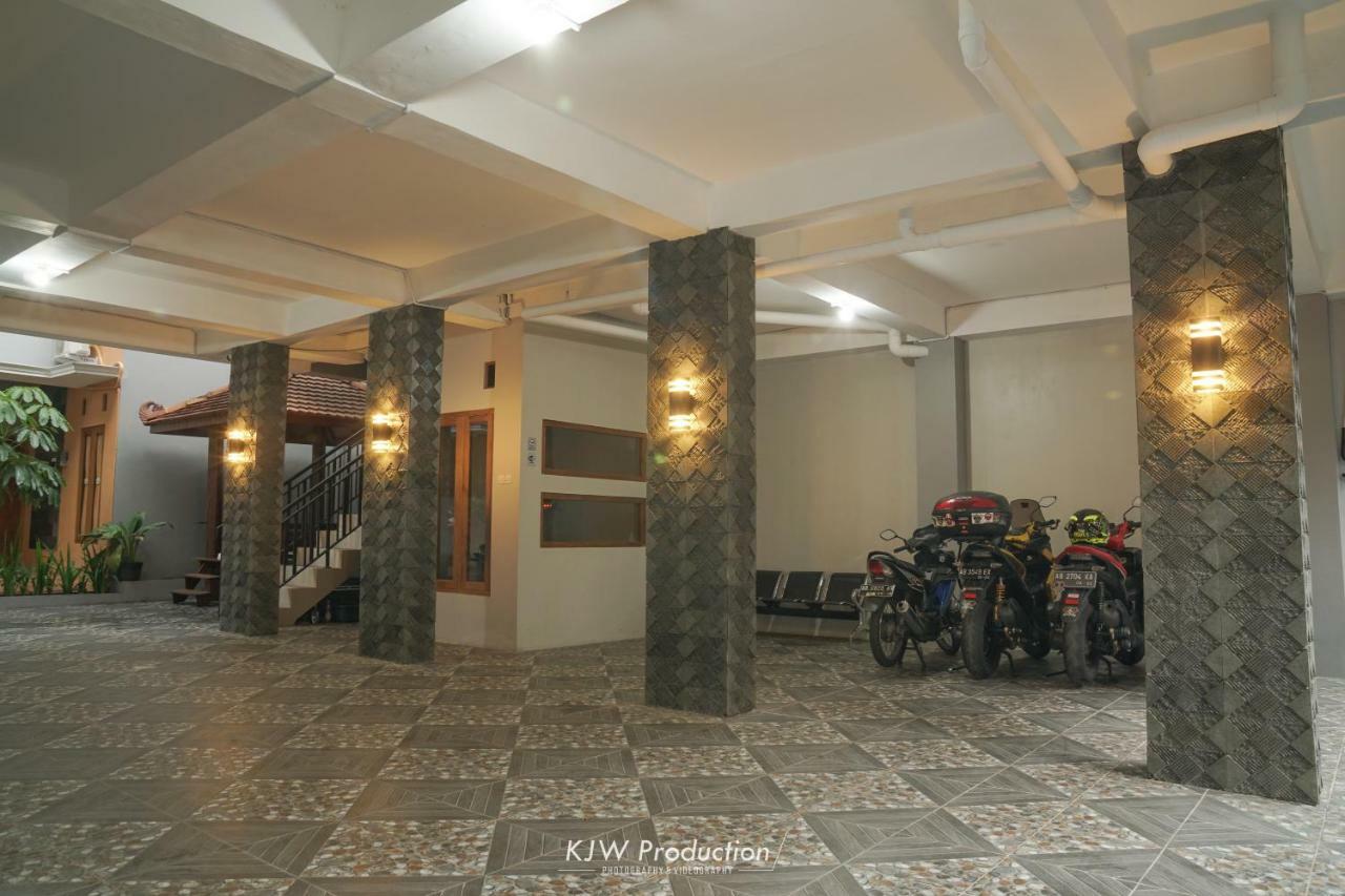 M Stay Guest House Jogja Джокякарта Екстериор снимка