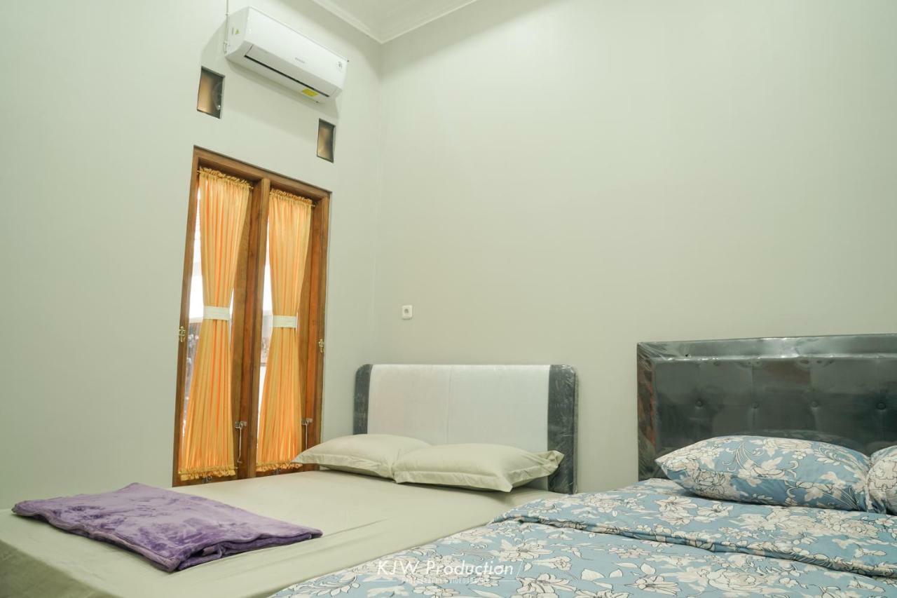 M Stay Guest House Jogja Джокякарта Екстериор снимка