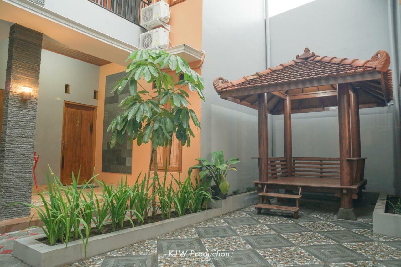 M Stay Guest House Jogja Джокякарта Екстериор снимка