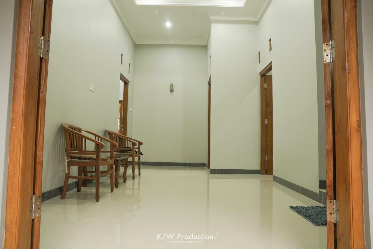 M Stay Guest House Jogja Джокякарта Екстериор снимка