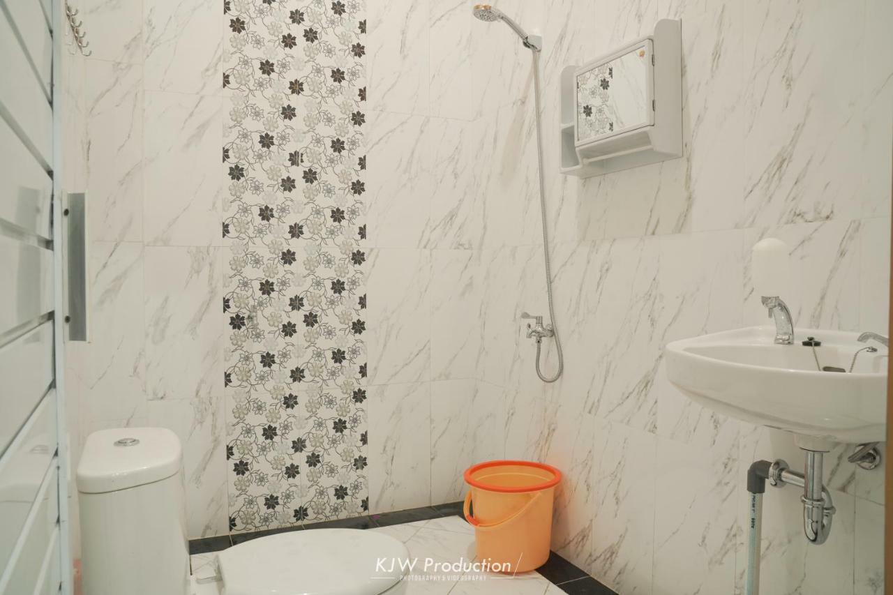 M Stay Guest House Jogja Джокякарта Екстериор снимка