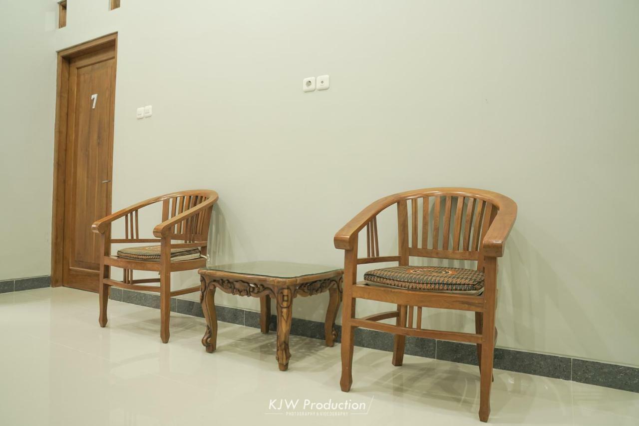 M Stay Guest House Jogja Джокякарта Екстериор снимка
